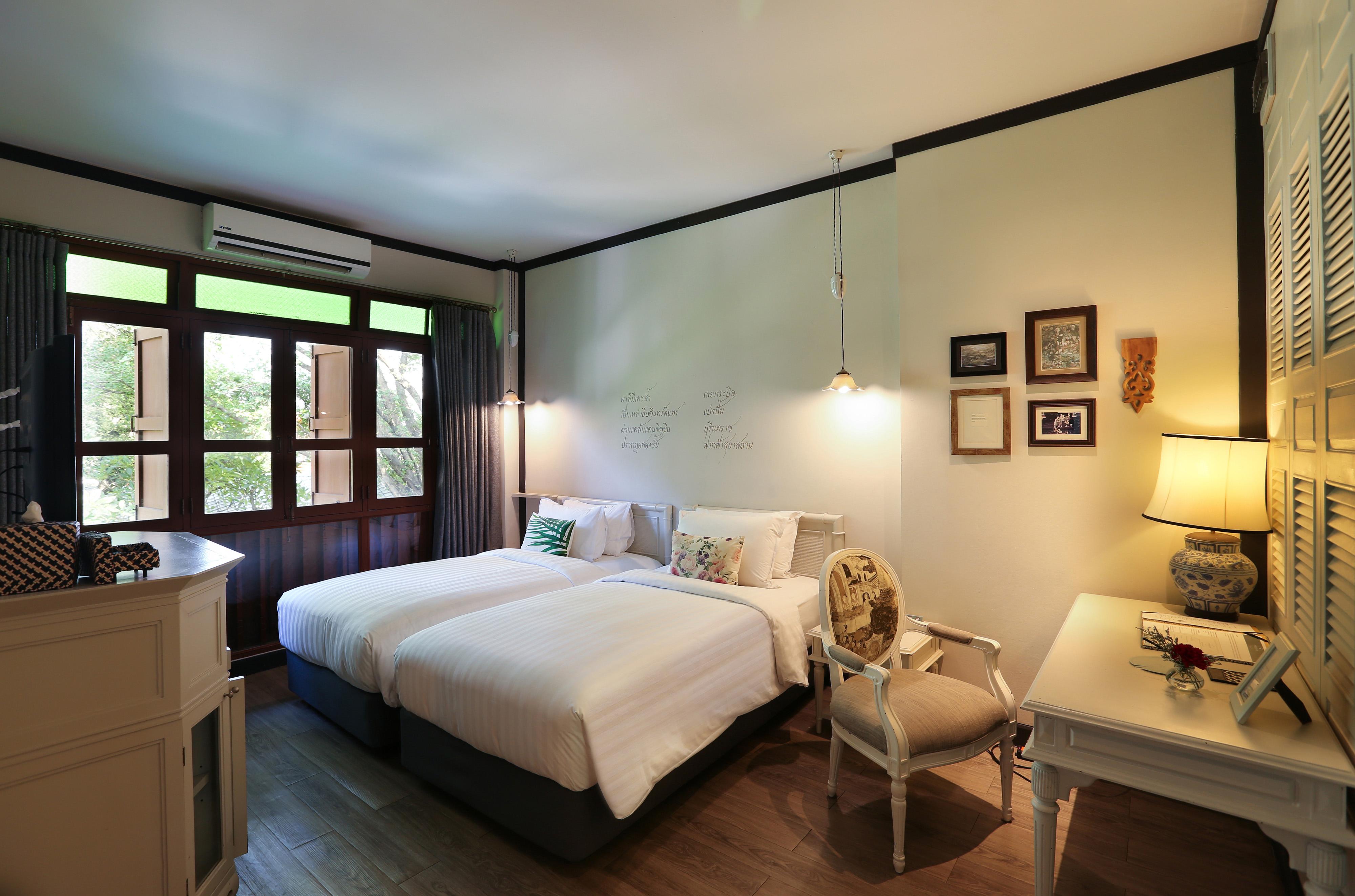 The Raweekanlaya Bangkok Kültér fotó Deluxe Room