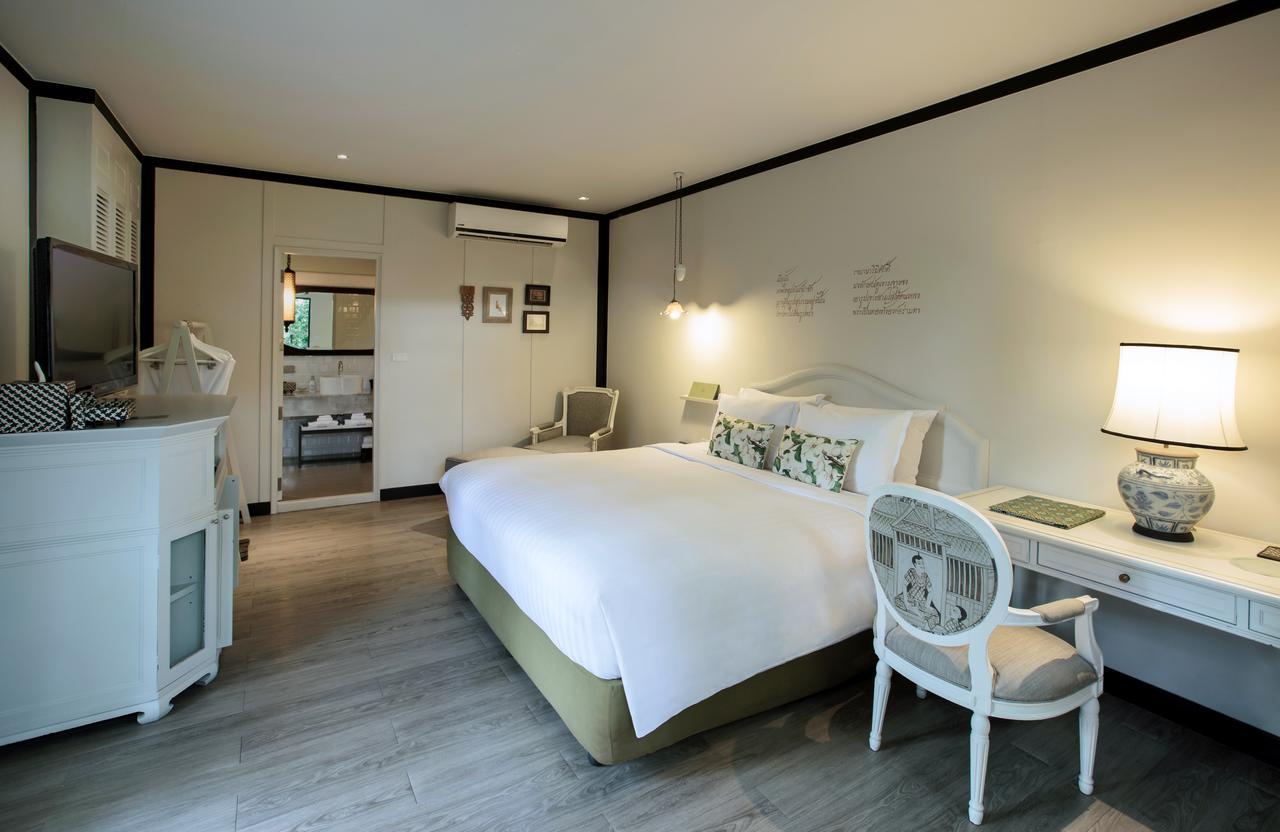 The Raweekanlaya Bangkok Kültér fotó Deluxe Room