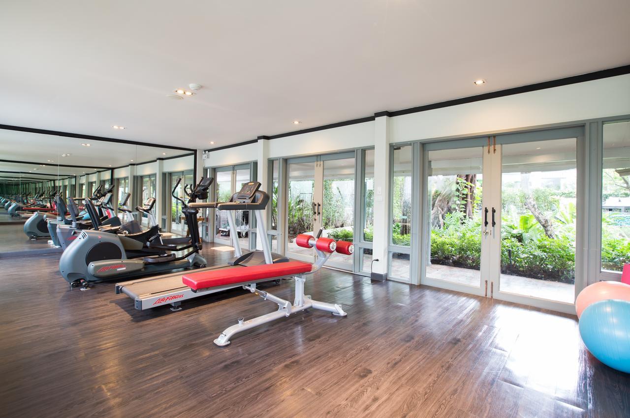 The Raweekanlaya Bangkok Kültér fotó The gym at the hotel